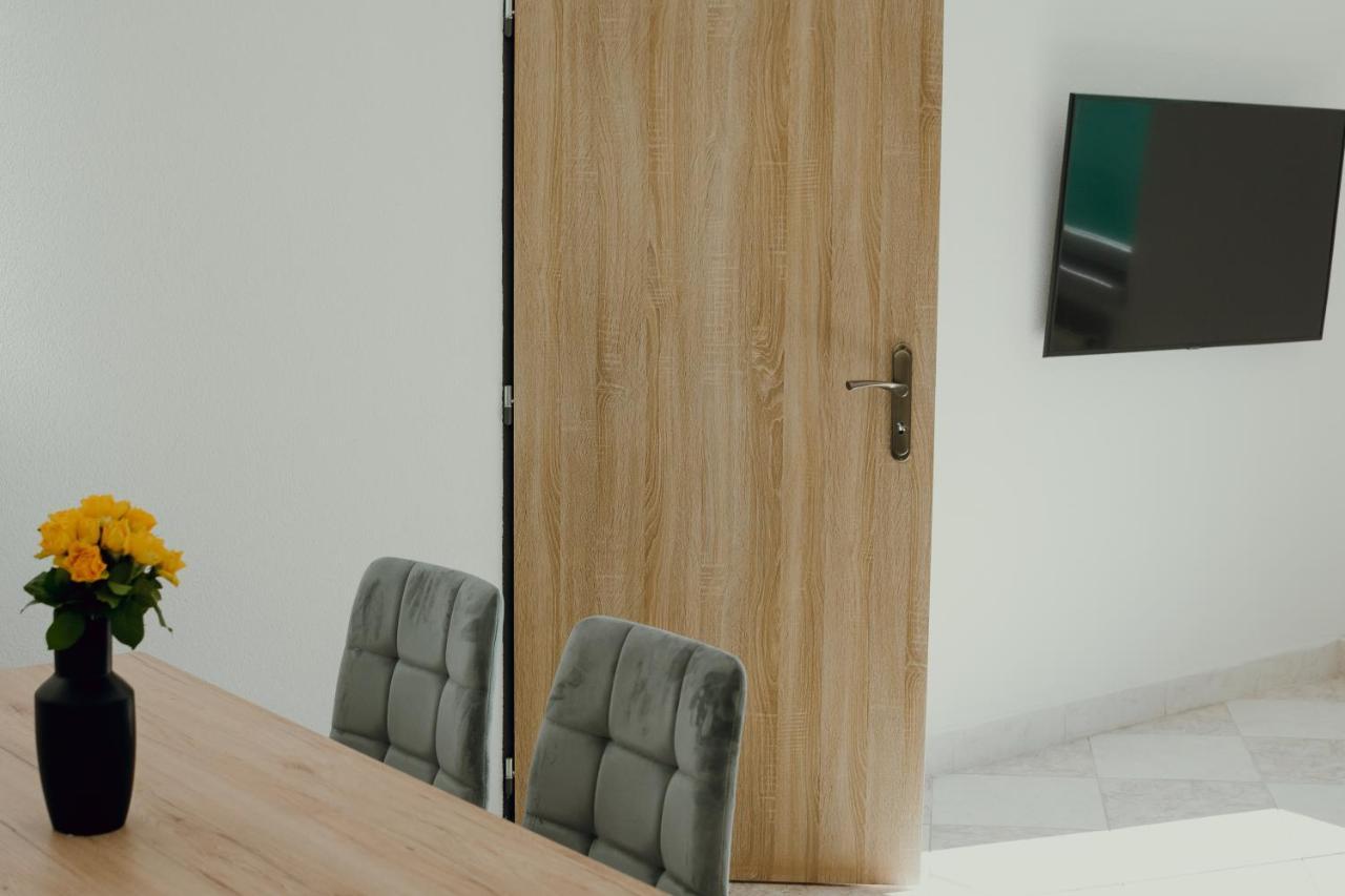 Apartman Emily Brezno Dış mekan fotoğraf